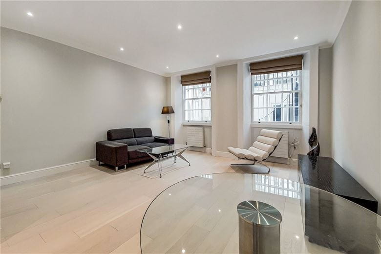 1 bedroom flat, Chesham Street, Belgravia SW1X - Available