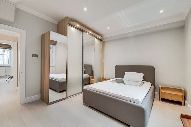 1 bedroom flat, Chesham Street, Belgravia SW1X - Available