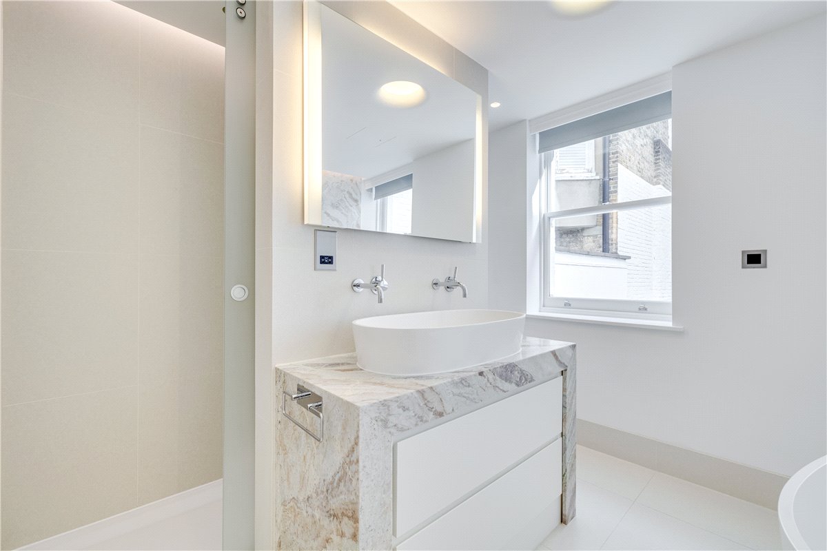 4 bedroom house, Queens Gate Mews, London SW7 - Available