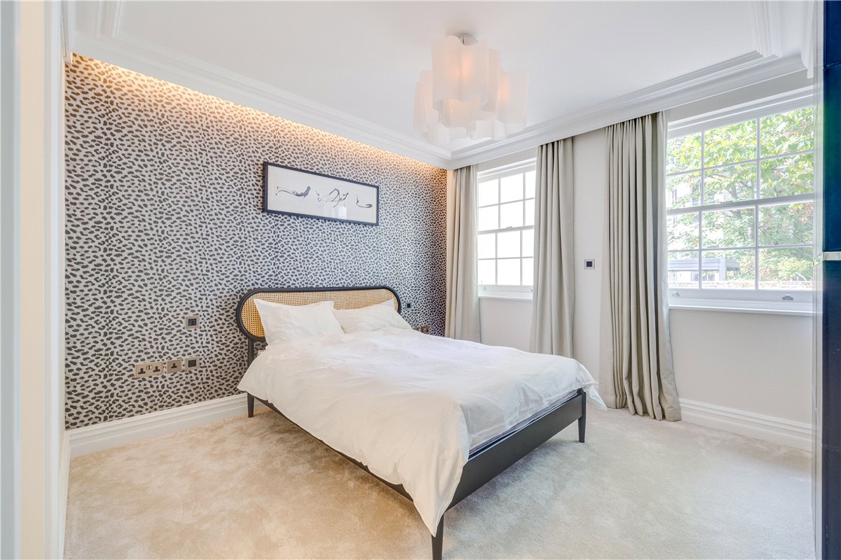 4 bedroom house, Queens Gate Mews, London SW7 - Available