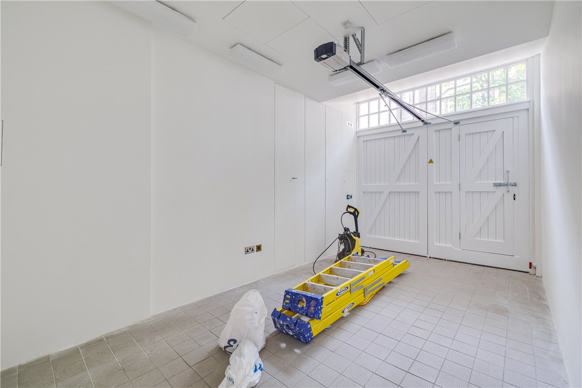 4 bedroom house, Queens Gate Mews, London SW7 - Available