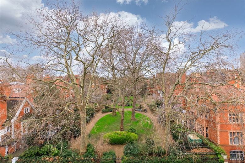 2 bedroom flat, Bolton Gardens, Earls Court SW5 - Available