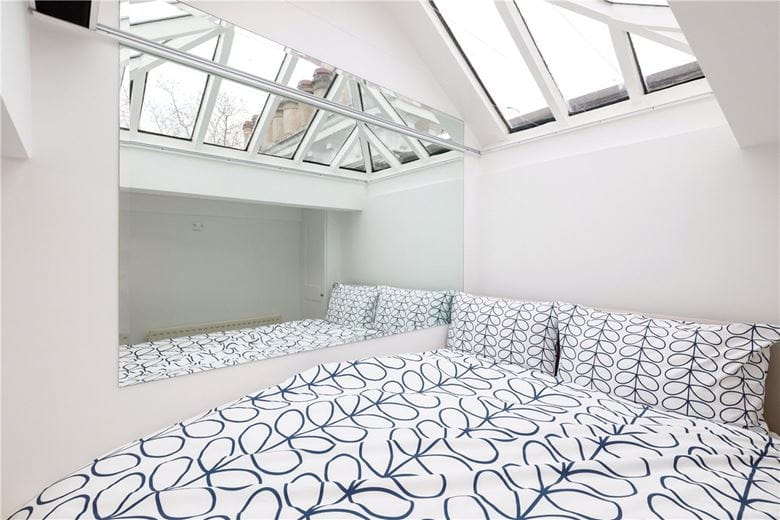 2 bedroom flat, Bolton Gardens, Earls Court SW5 - Available