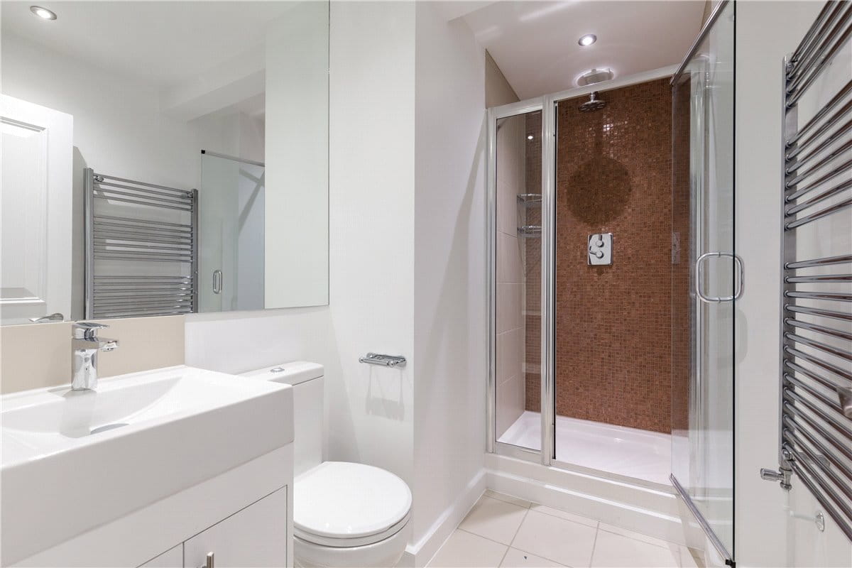 2 bedroom flat, Bolton Gardens, Earls Court SW5 - Available