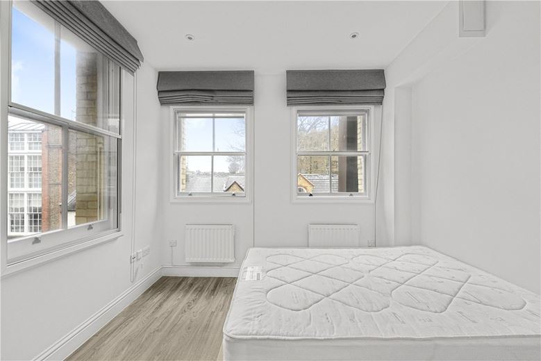  bedroom flat, Egerton Gardens Mews, Knightsbridge SW3 - Available