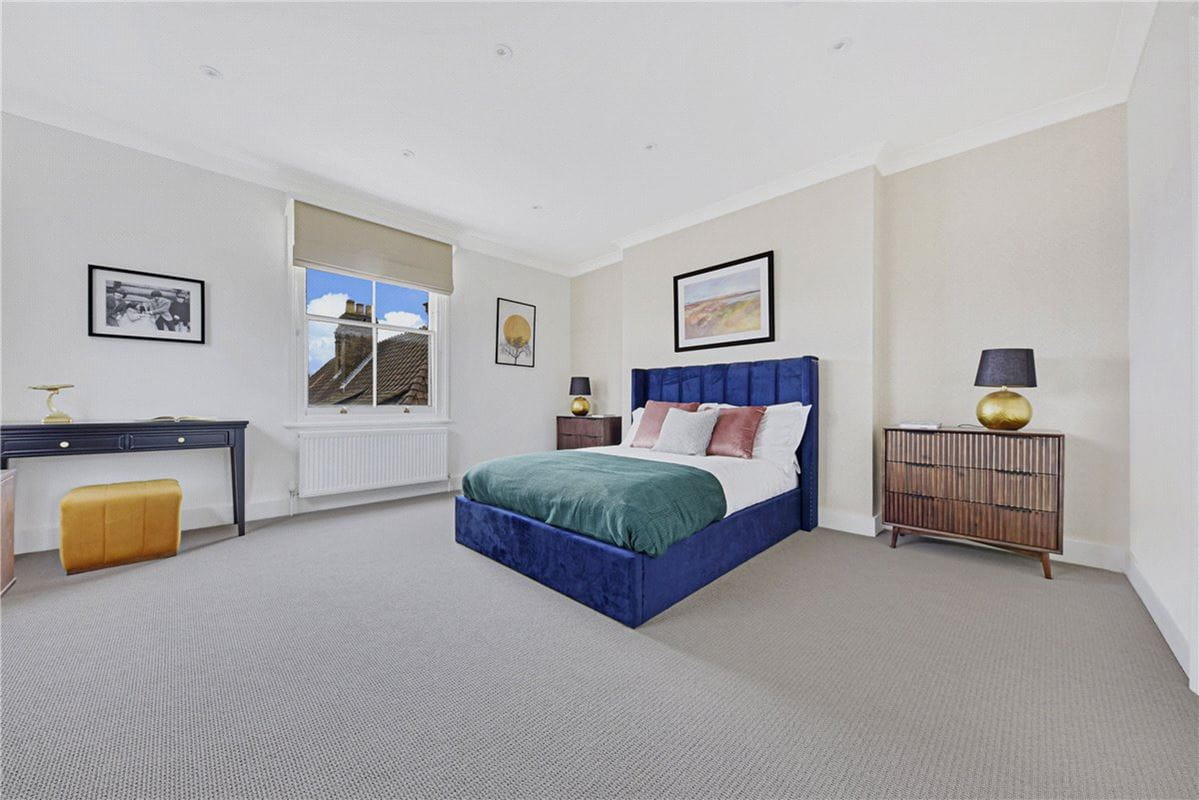 4 bedroom house, St Lawrence Terrace, North Kensington W10 - Available