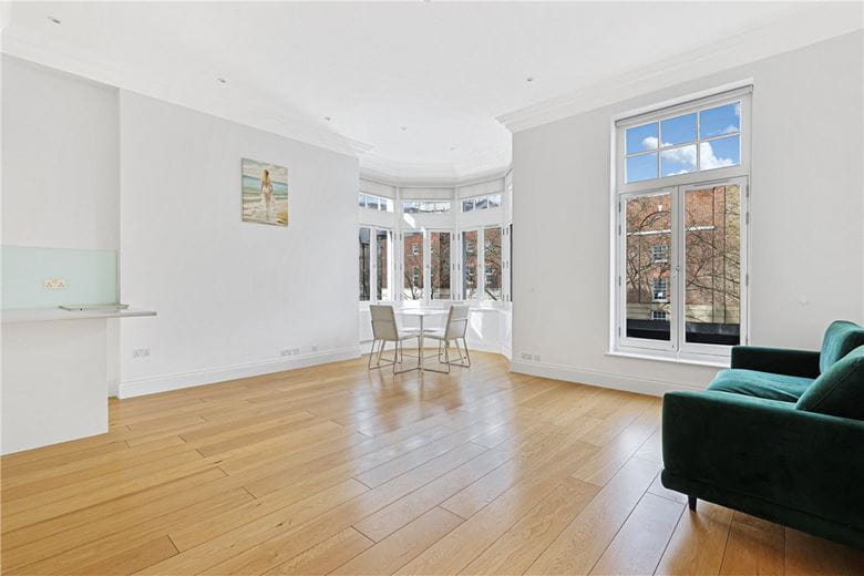 2 bedroom flat, Egerton Terrace, Knightsbridge SW3 - Available