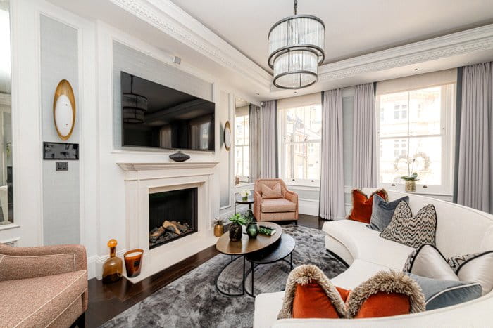 2 bedroom flat, Prince of Wales Terrace, Kensington W8 - Available