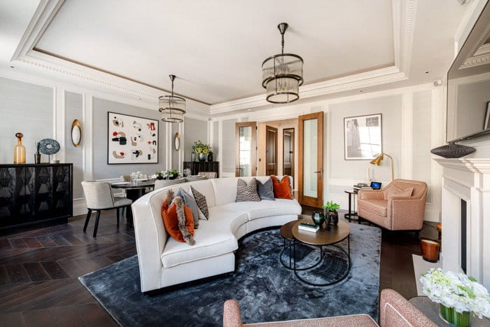 2 bedroom flat, Prince of Wales Terrace, Kensington W8 - Available