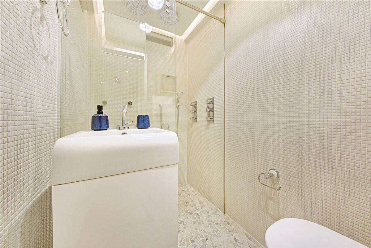 3 bedroom flat, Rosary Gardens, South Kensington SW7 - Available