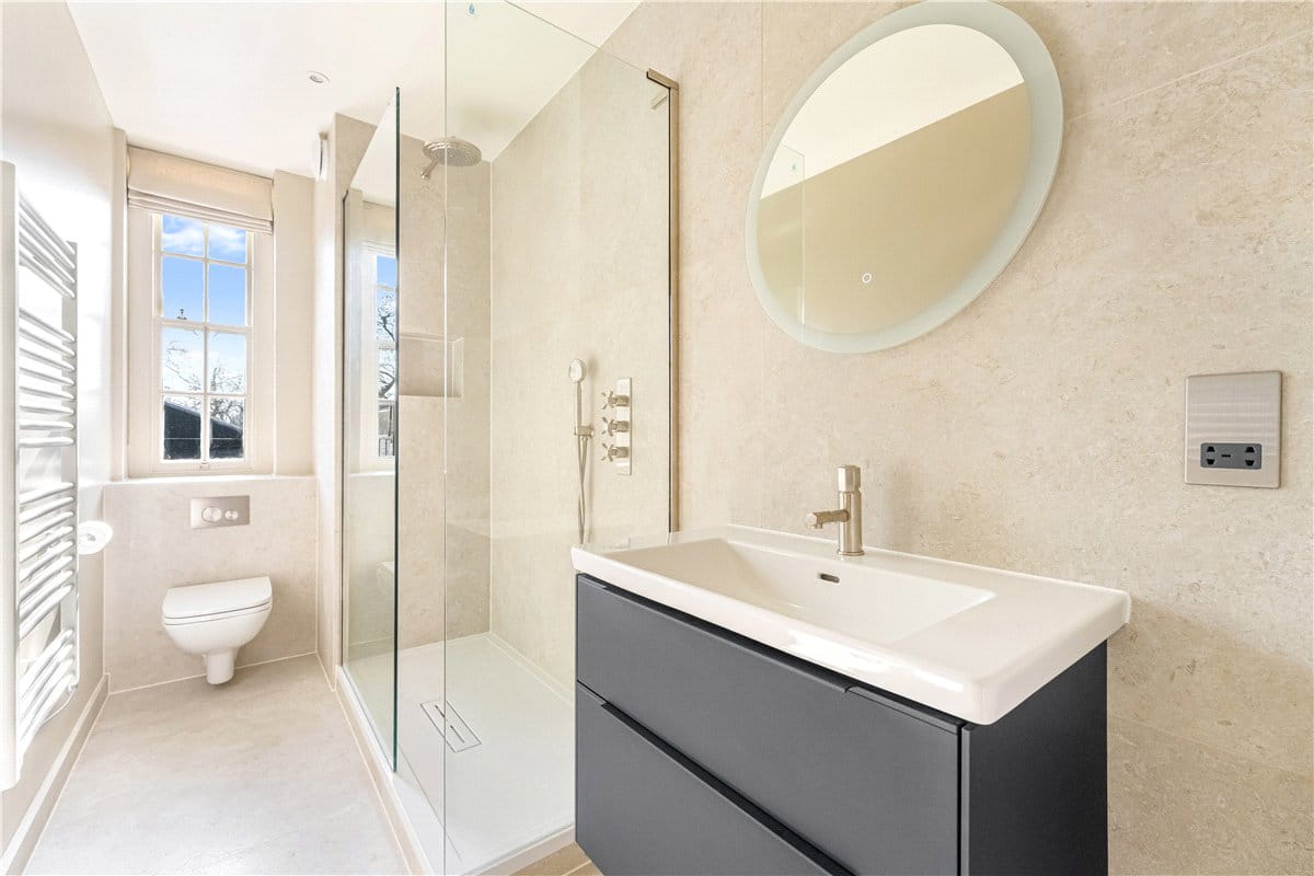 1 bedroom flat, Mallord Street, Chelsea SW3 - Available