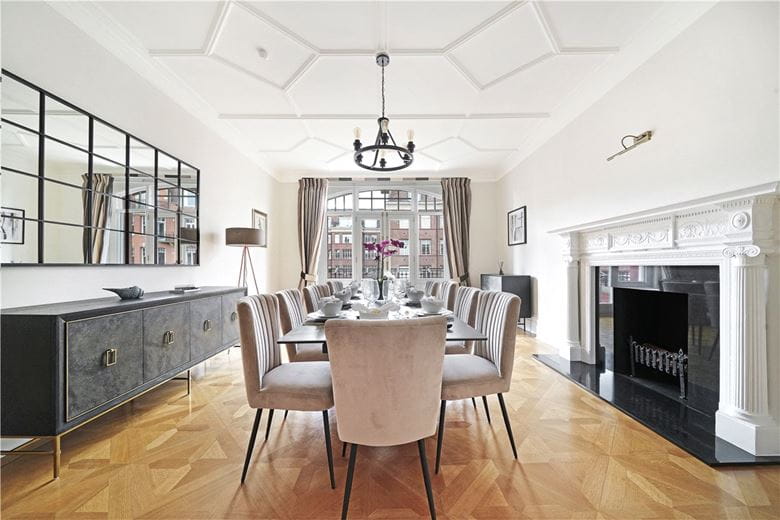 5 bedroom flat, Oakwood Court, Holland Park W14 - Available