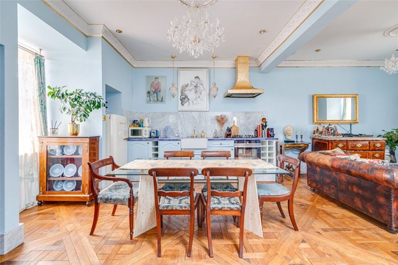 1 bedroom flat, Sloane Gardens, Chelsea SW1W - Available