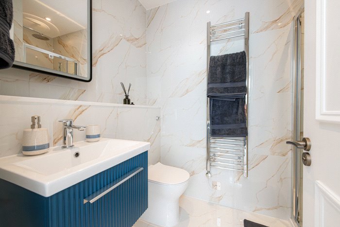 2 bedroom flat, Lexham Gardens, Kensington W8 - Available