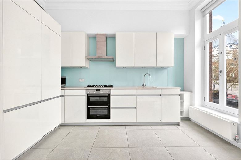 1 bedroom flat, Brompton Road, Knightsbridge SW3 - Available