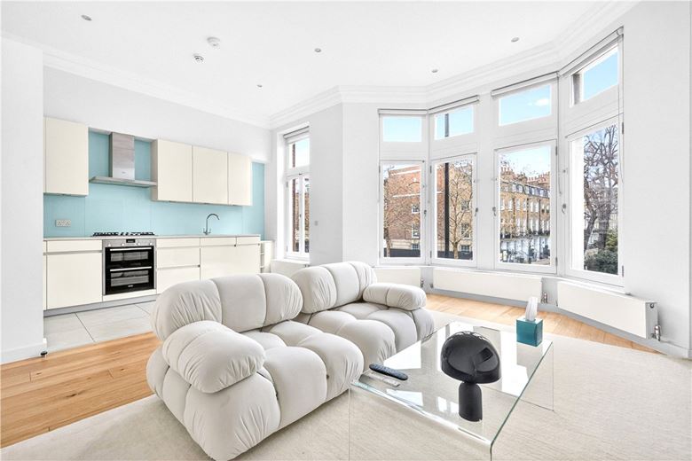1 bedroom flat, Brompton Road, Knightsbridge SW3 - Available