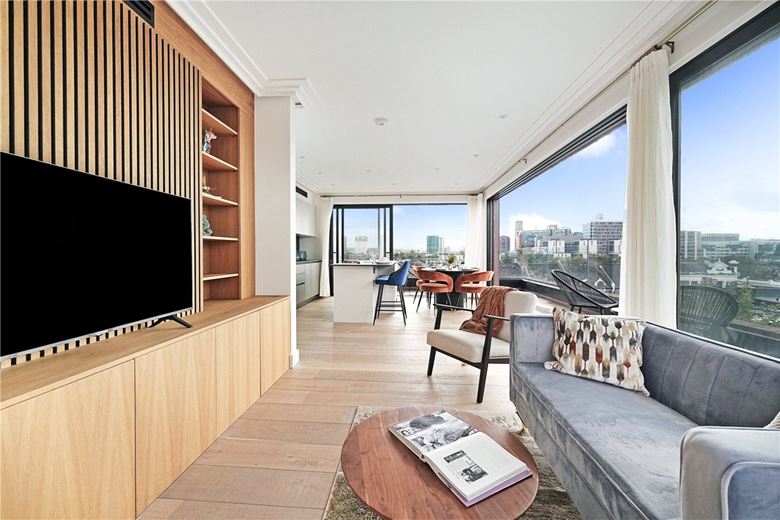 2 bedroom flat, Brewster Gardens, North Kensington W10 - Available