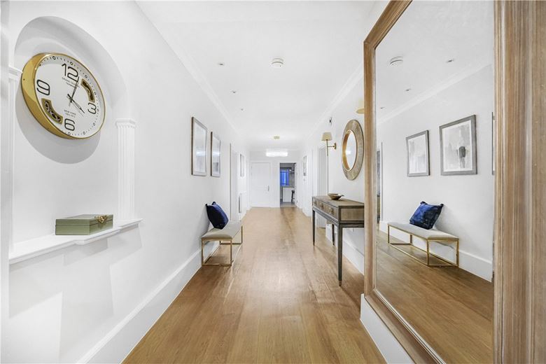 3 bedroom flat, Holland Park, London W11 - Available