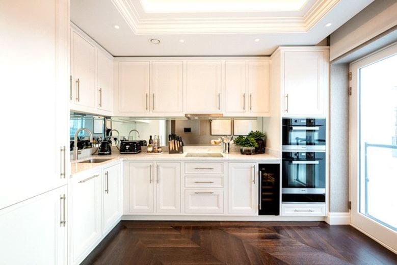 2 bedroom flat, Prince Of Wales Terrace, Kensington W8 - Available