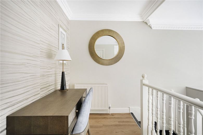 4 bedroom flat, Beaufort Gardens, Knightsbridge SW3 - Available