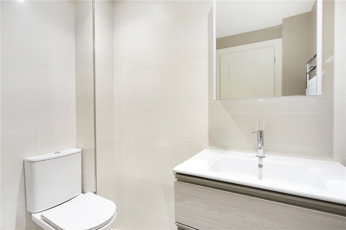 4 bedroom flat, Beaufort Gardens, Knightsbridge SW3 - Available