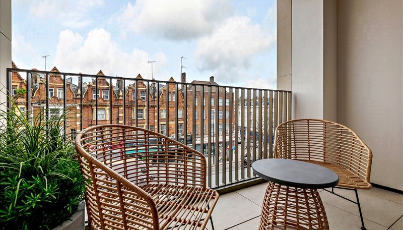 1 bedroom flat, Edgware Road, London W2 - Available
