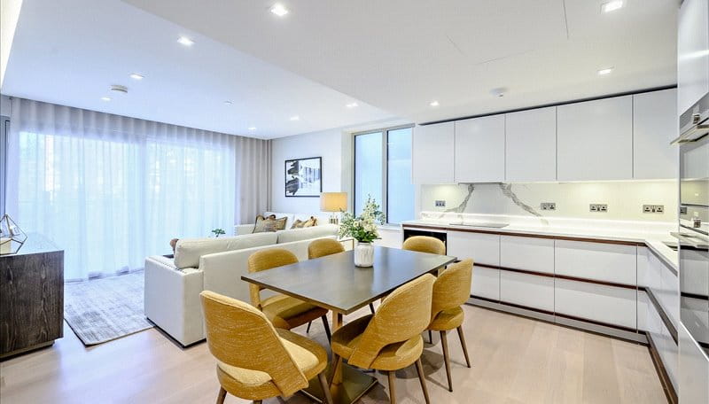 3 bedroom flat, Edgware Road, London W2 - Available