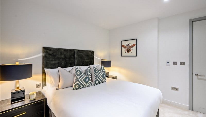 3 bedroom flat, Edgware Road, London W2 - Available