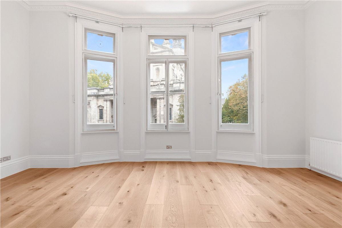 3 bedroom maisonette, Egerton Gardens, Knightsbridge SW3 - Available