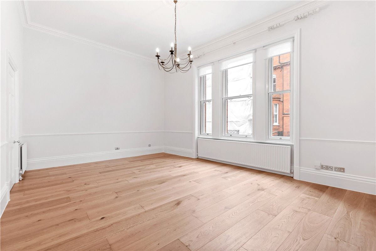 3 bedroom maisonette, Egerton Gardens, Knightsbridge SW3 - Available