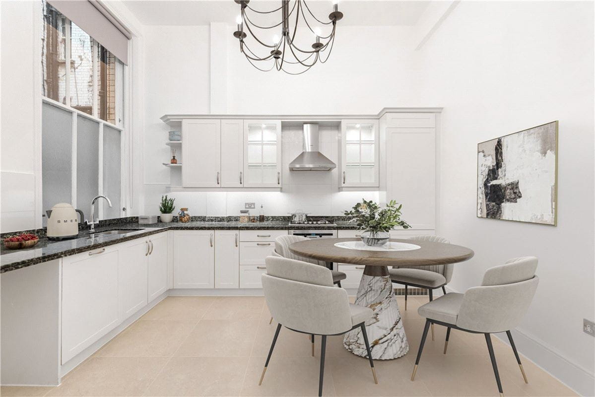 3 bedroom maisonette, Egerton Gardens, Knightsbridge SW3 - Available