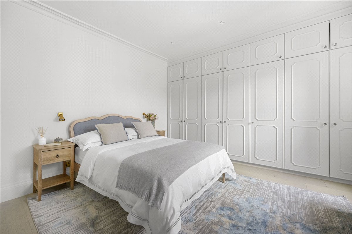 6 bedroom house, Ennismore Gardens, Knightsbridge SW7 - Available