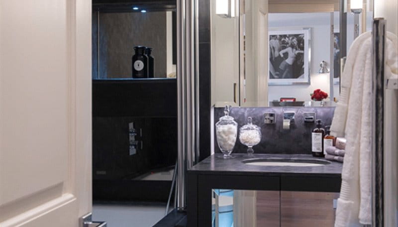 2 bedroom flat, Fulham Road, London SW3 - Available