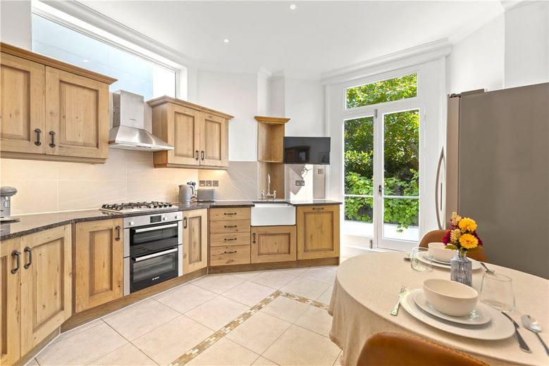 3 bedroom flat, Stanhope Gardens, South Kensington SW7 - Available