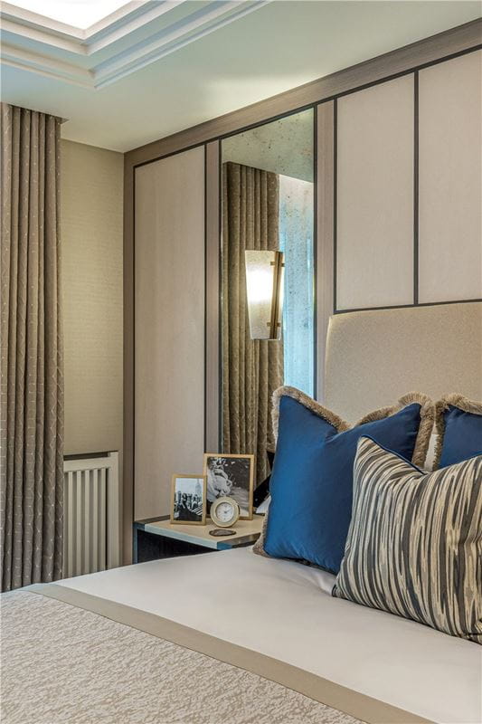 2 bedroom flat, Lancelot Place, Knightsbridge SW7 - Available