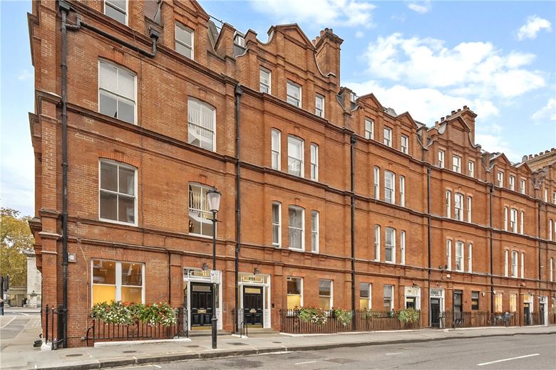 4 bedroom maisonette, Egerton Gardens, Knightsbridge SW3 - Available