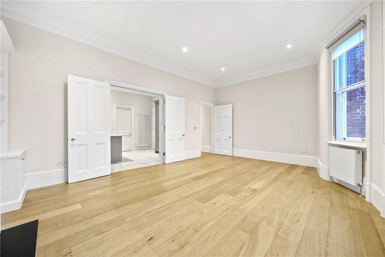 4 bedroom maisonette, Egerton Gardens, Knightsbridge SW3 - Available