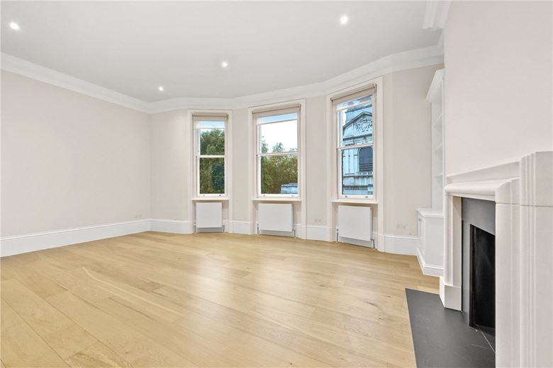 4 bedroom maisonette, Egerton Gardens, Knightsbridge SW3 - Available