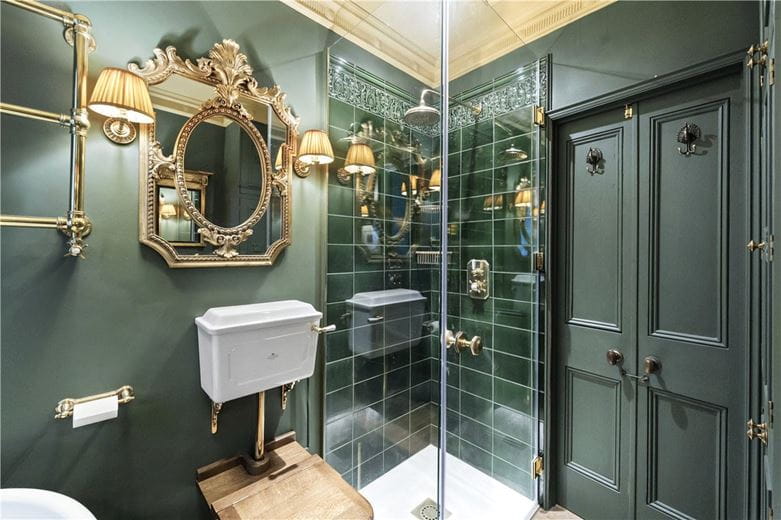 2 bedroom flat, Pembridge Square, Notting Hill Gate W2 - Available