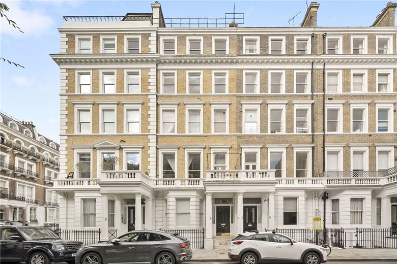 4 bedroom flat, Southwell Gardens, South Kensington SW7 - Available