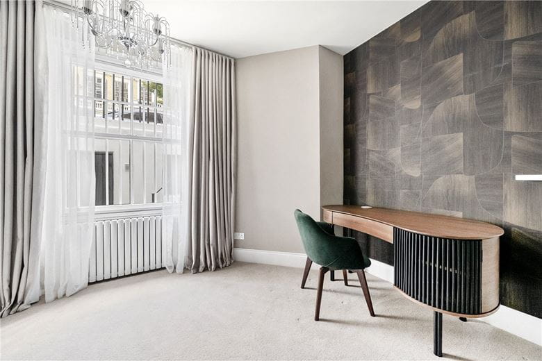 4 bedroom flat, Southwell Gardens, South Kensington SW7 - Available