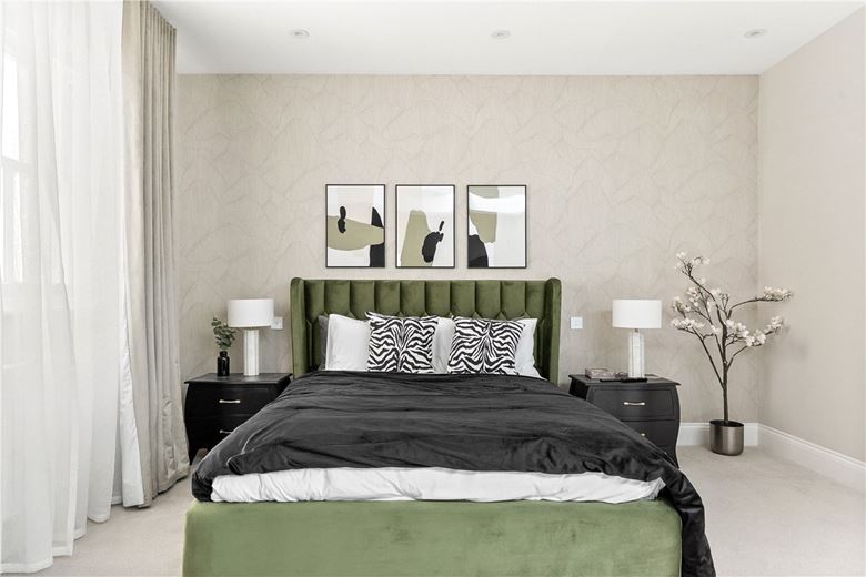 4 bedroom flat, Southwell Gardens, South Kensington SW7 - Available