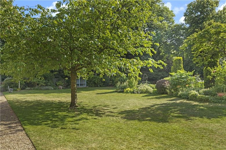 3 bedroom flat, The Little Boltons, Chelsea SW5 - Available