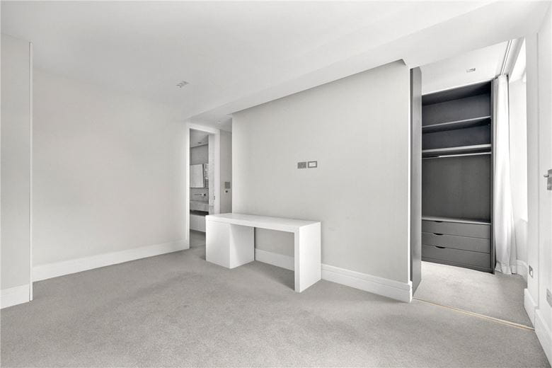 3 bedroom flat, The Little Boltons, Chelsea SW5 - Available
