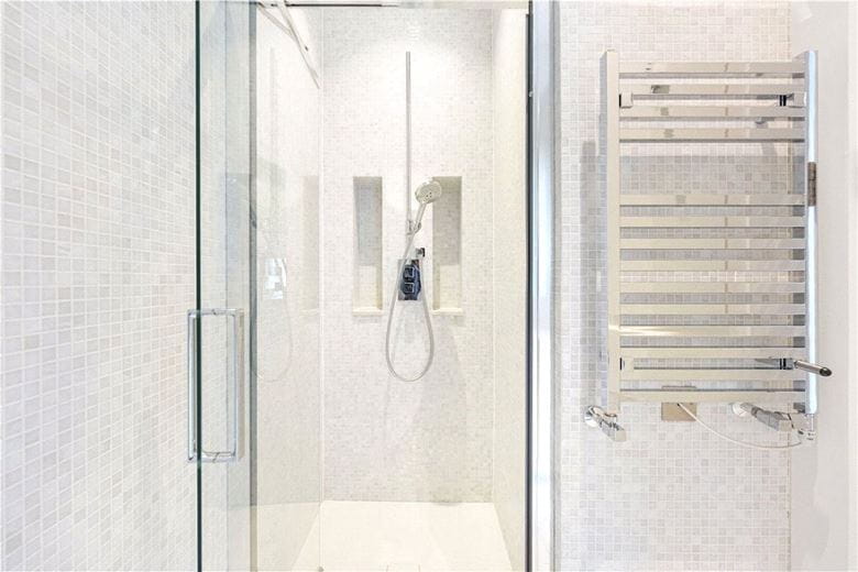 4 bedroom flat, Wynnstay Gardens, Allen Street W8 - Available