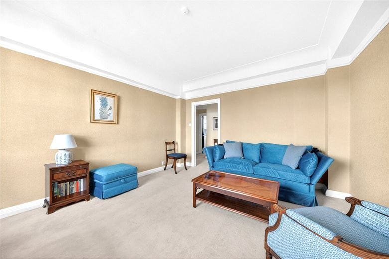 2 bedroom flat, York House, 1 Turks Row SW3 - Available