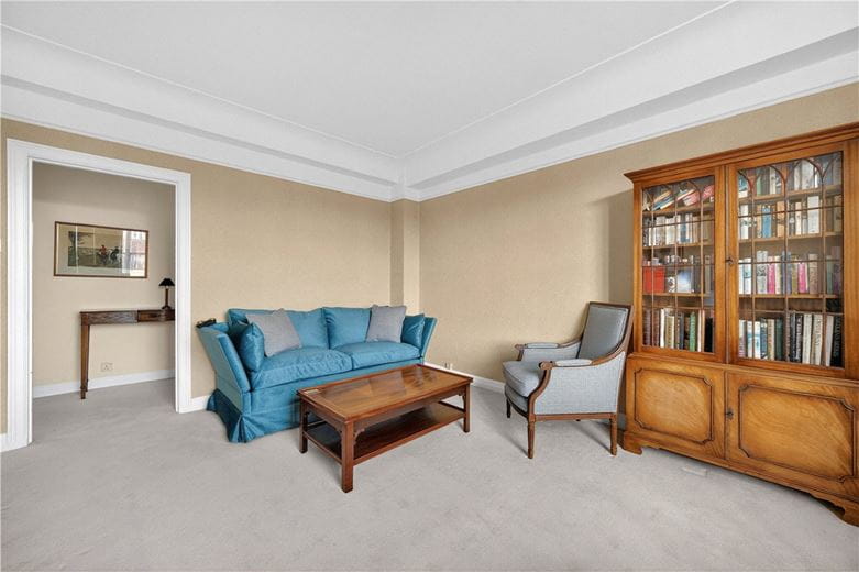 2 bedroom flat, York House, 1 Turks Row SW3 - Available