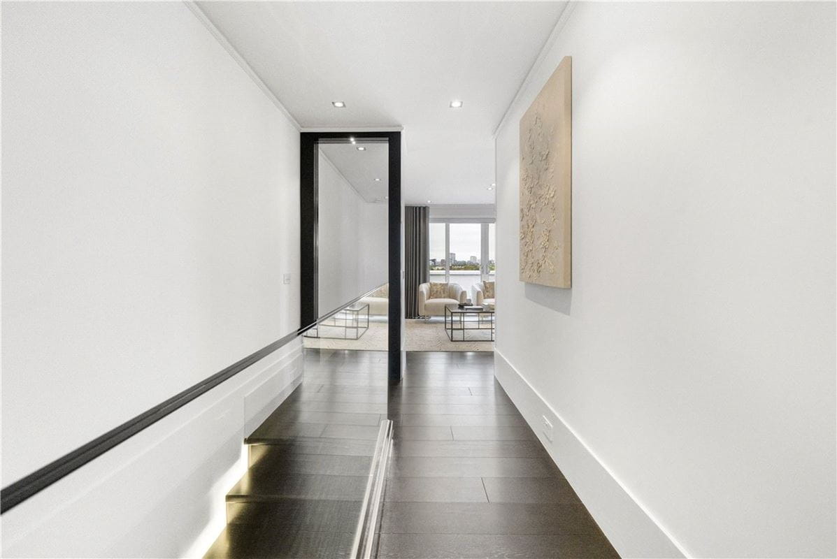 4 bedroom flat, Kingston House South, Ennismore Gardens SW7 - Available