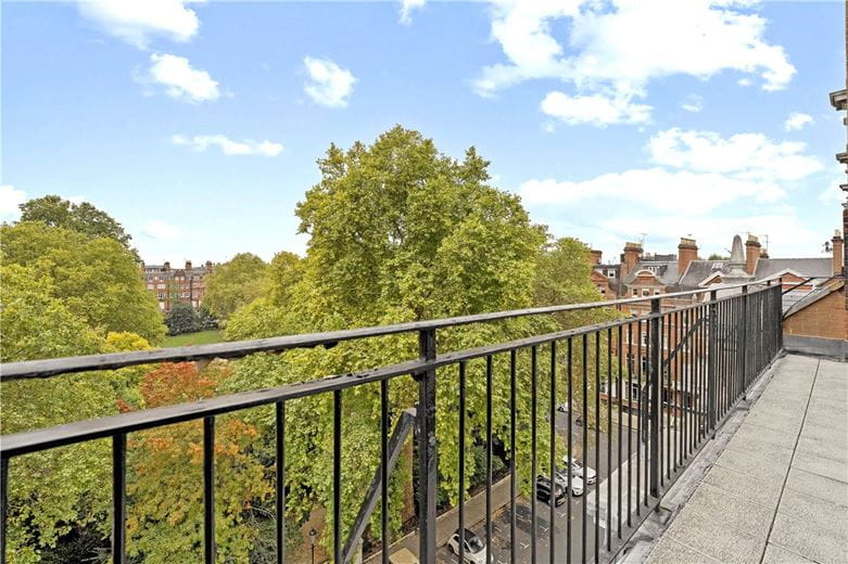 3 bedroom flat, Cadogan Square, Knightsbridge SW1X - Available