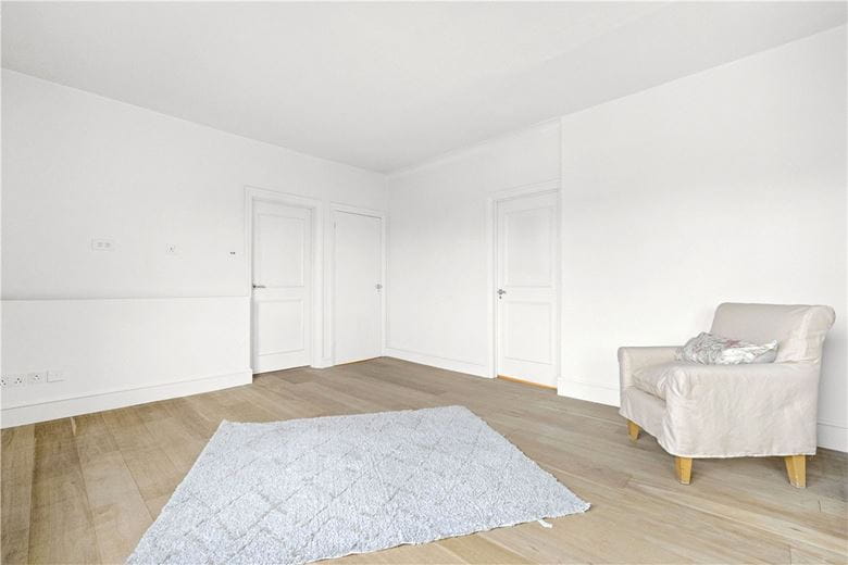 3 bedroom flat, Cadogan Square, Knightsbridge SW1X - Available
